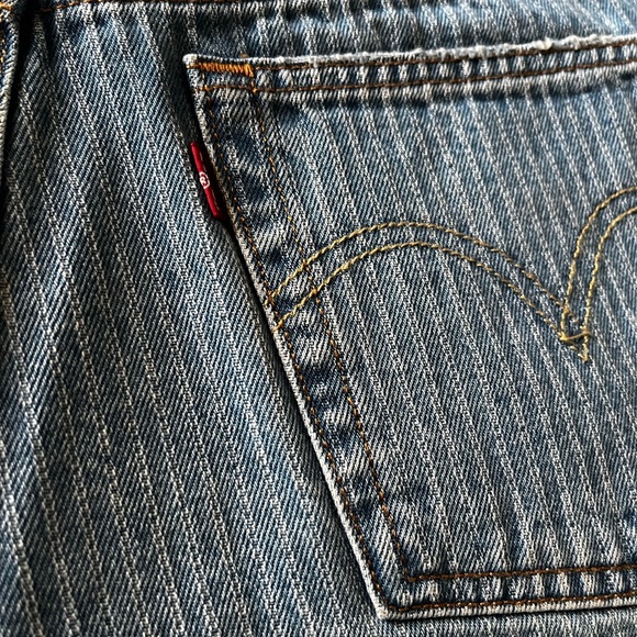 501 Levi’s Shorts with Pen Strips - Picture 5 of 9